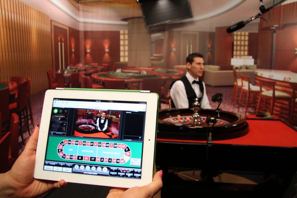 Khám phá top cách chơi game kiếm tiền rút về tài khoản ngân hàng nhanh chóng an toàn