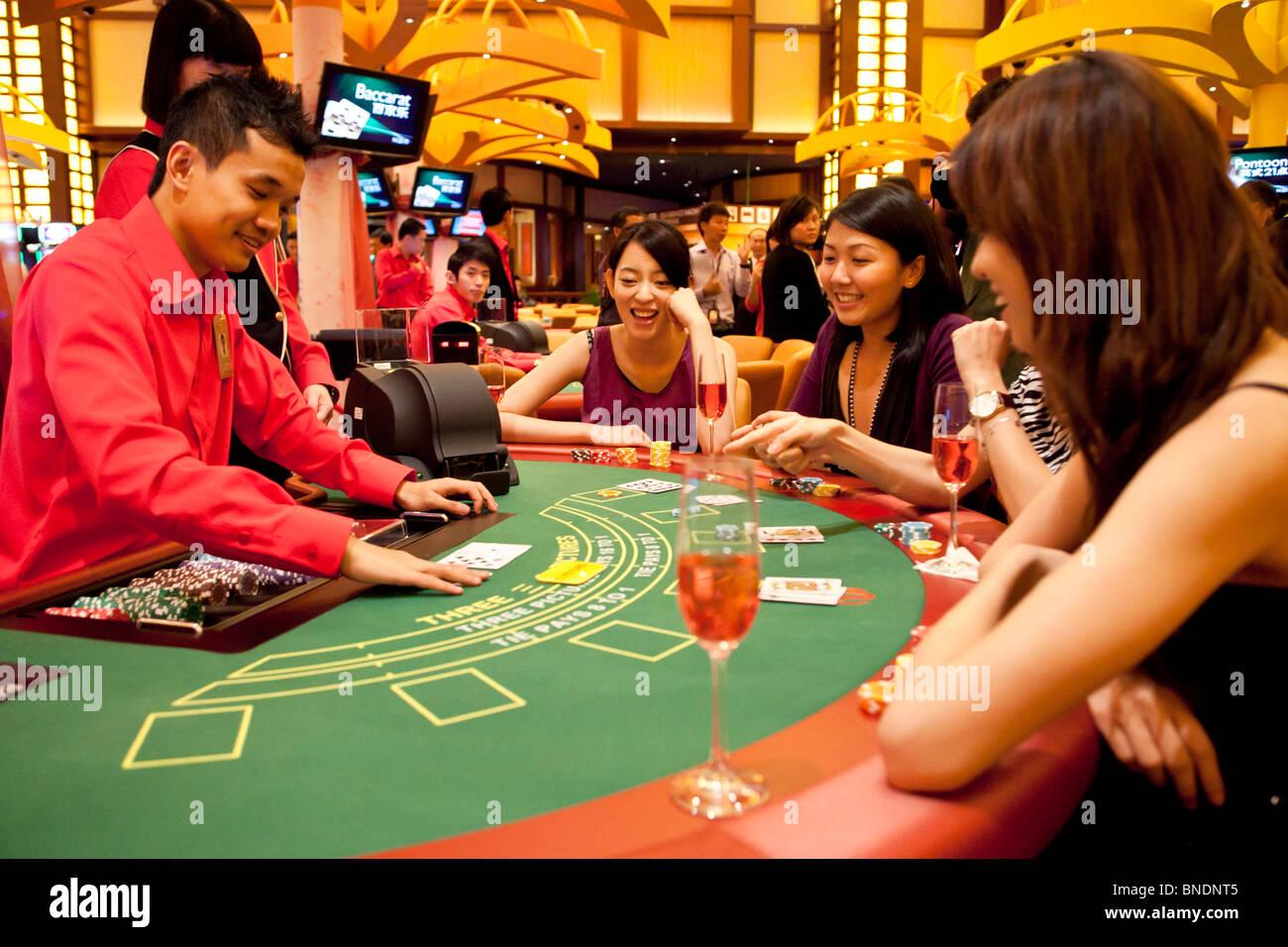 Khám phá những điều thú vị tại cong game quoc te dành cho người chơi Việt Nam