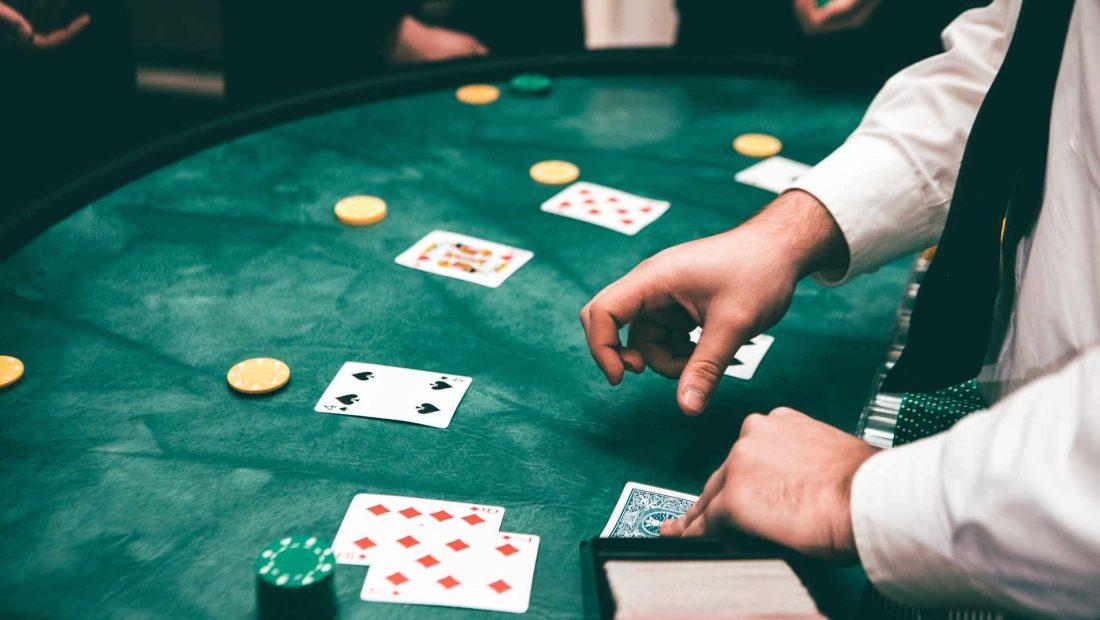 Kẻ cờ bạc có nên tham gia các sân chơi kẻ cờ bạc online không